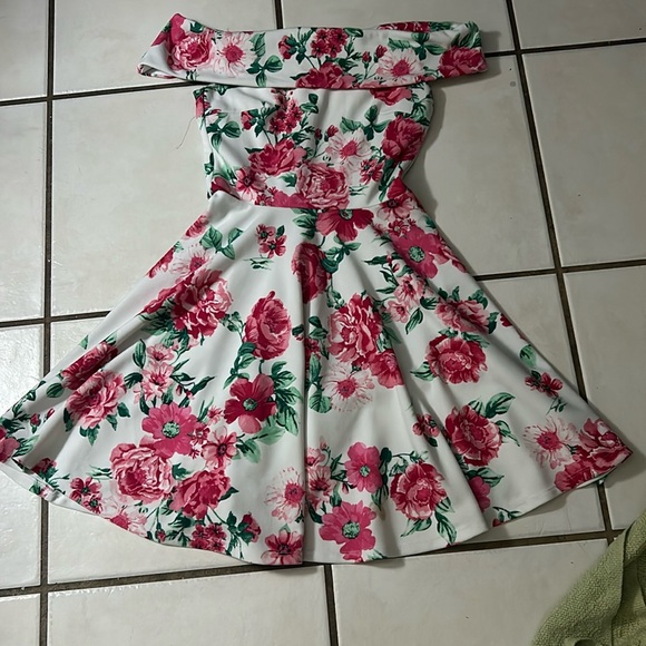 Worn once no stains - Picture 4 of 5